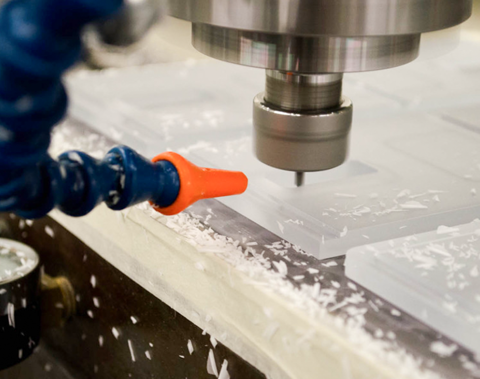 Peças usinadas: como o uso de peças usinadas em plástico melhora a produtividade industrial?